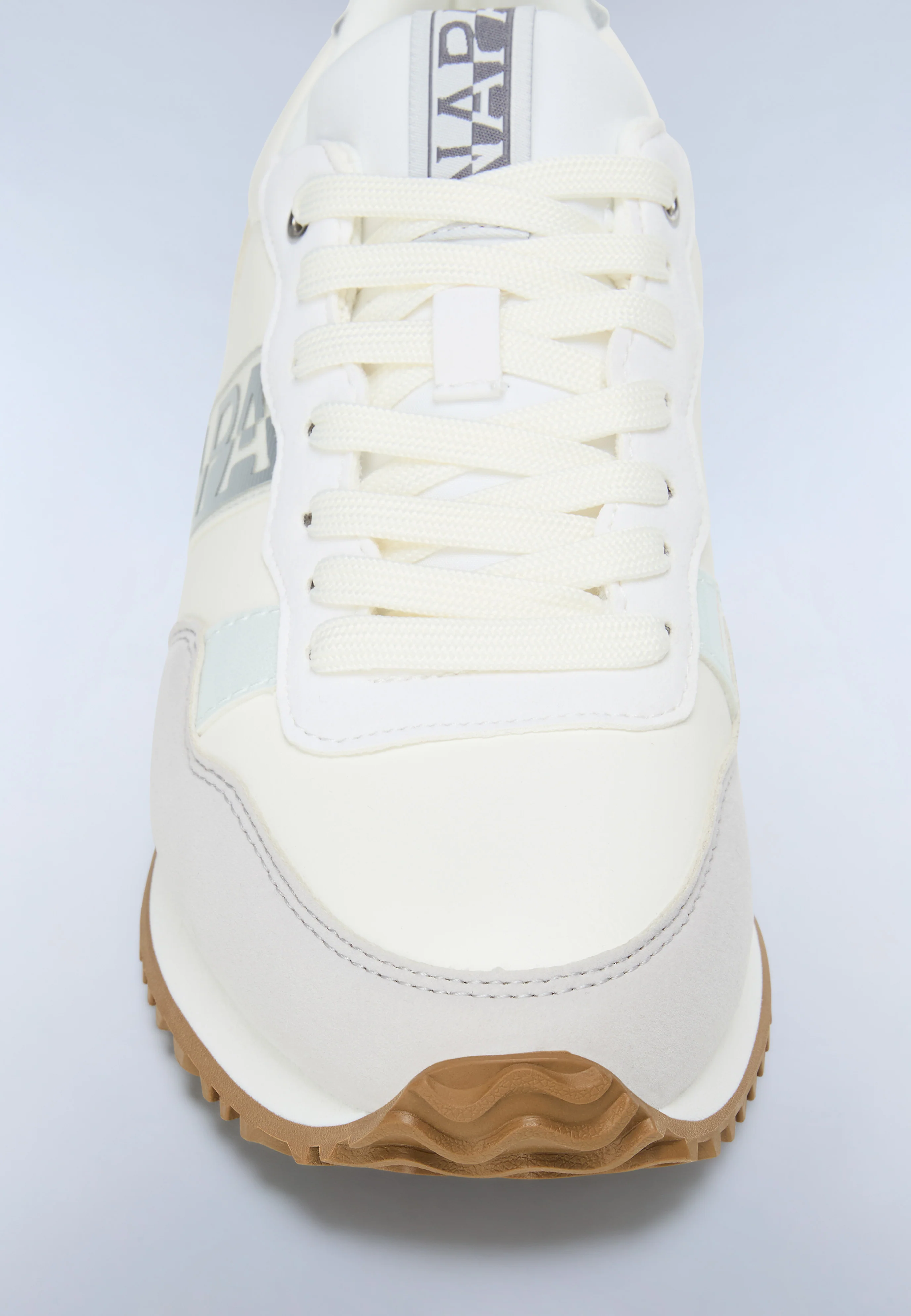 Trainers Astra Syn