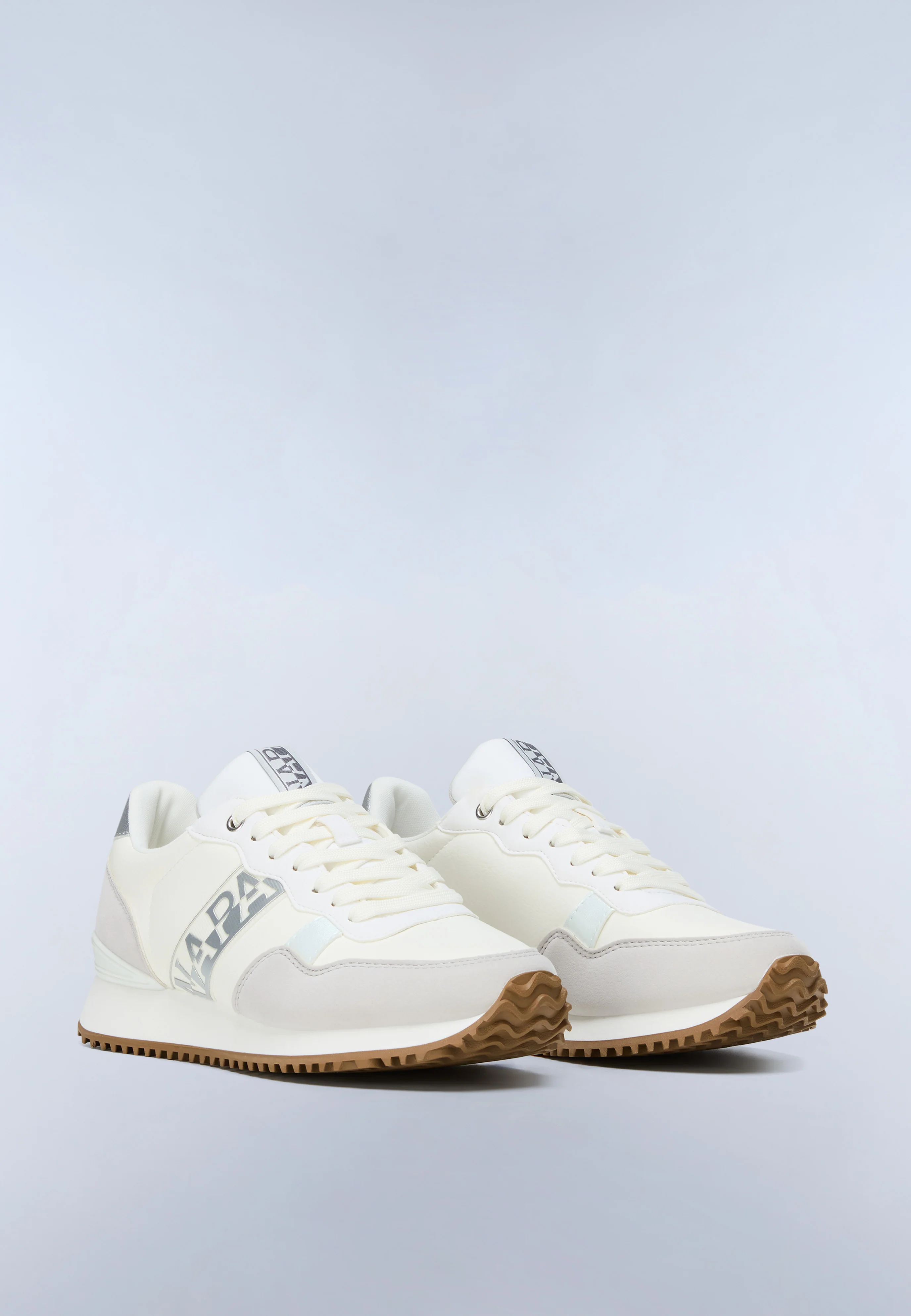 Trainers Astra Syn
